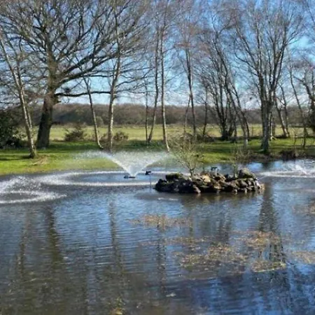3-bed Caravan Sleeps 6 Travel Cot With Indoor Pool Sen Wigton